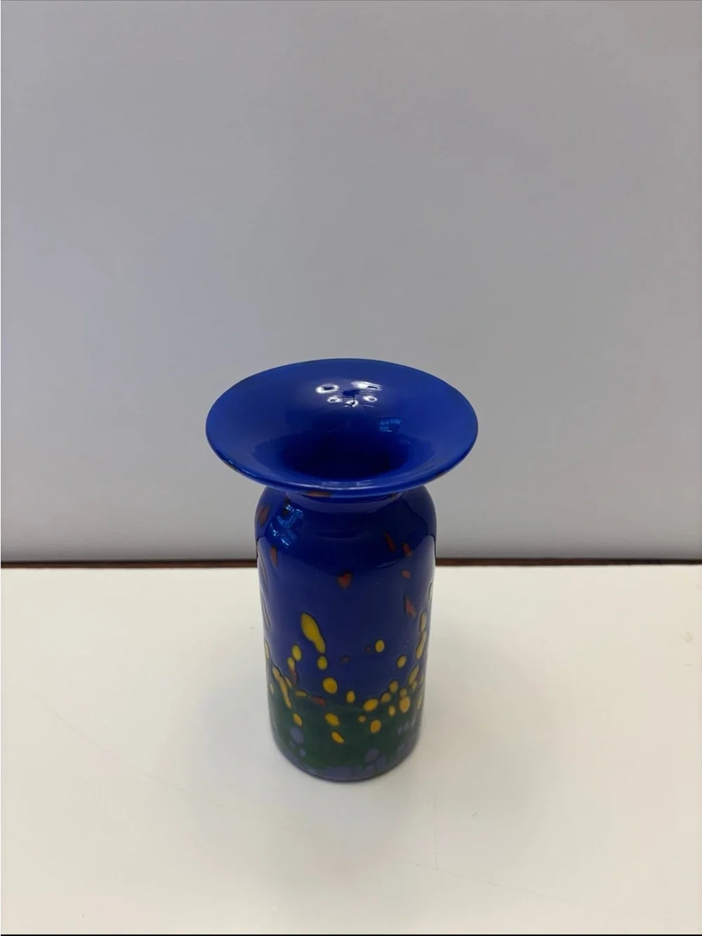 Mad art studio 2002 cobalt blue glass vase with multicolored speckle